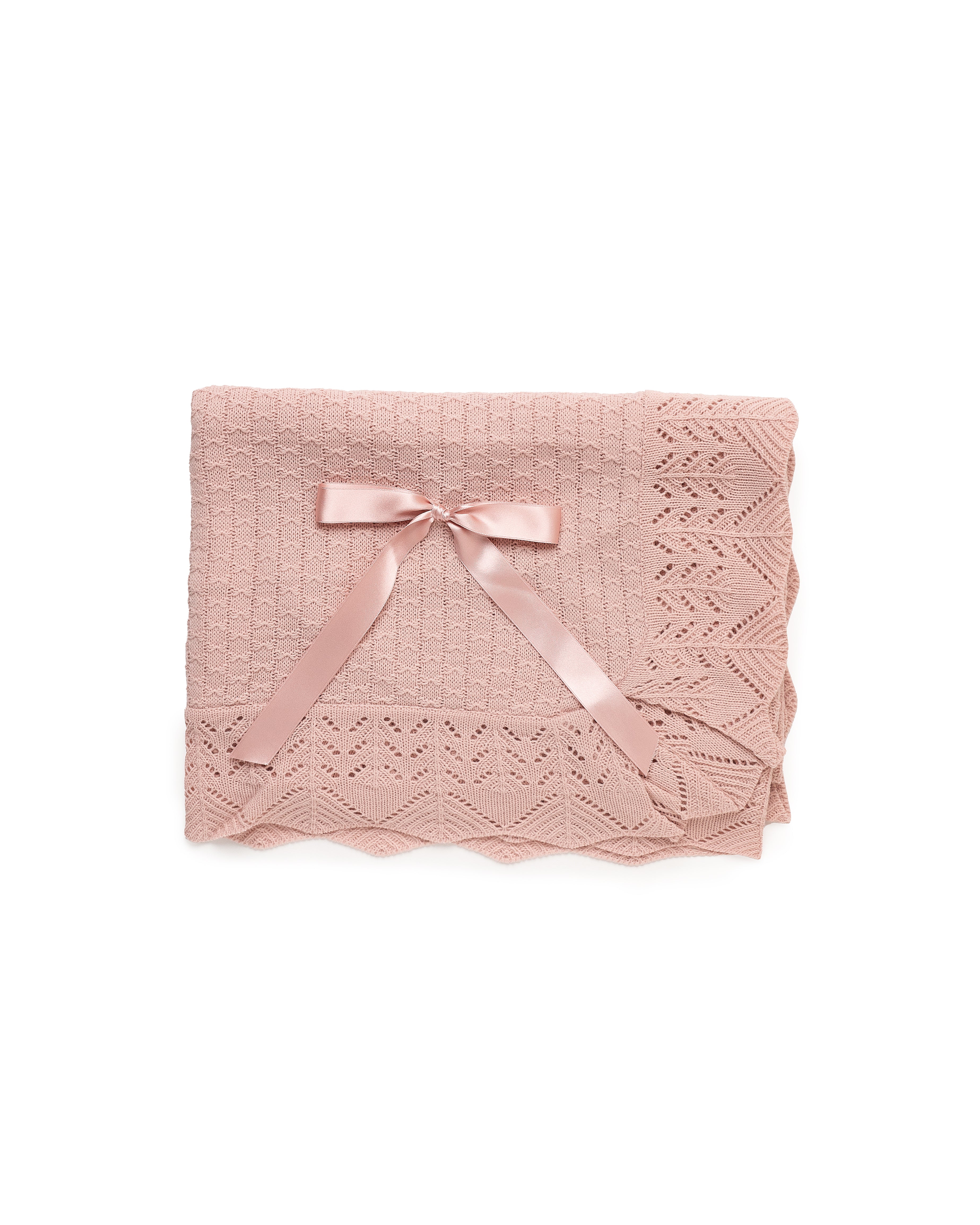 4-delige newbornset met kabelpatroon en kanten kraag, inclusief bijpassende deken