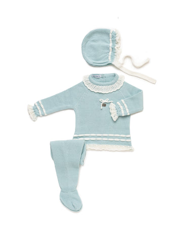 3-delige pasgeborenenset met gestreept patroon op zoom en mouwen en ruches, inclusief bijpassende deken