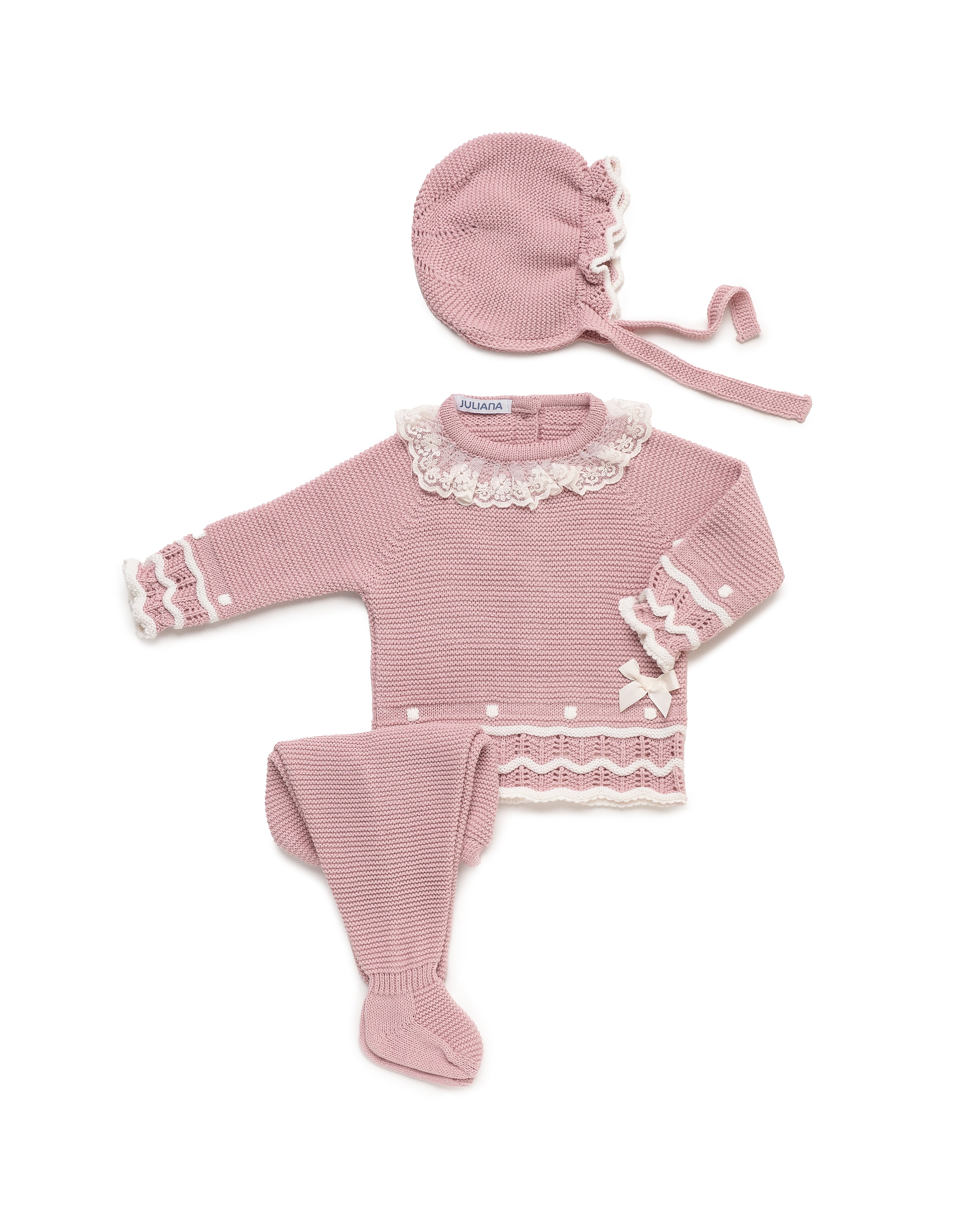 4-delige newbornset met opengewerkte en golvende details, inclusief bijpassende deken