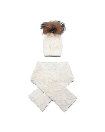 Gevlochten gebreide sjaal met een natuurlijke bontmutspompon